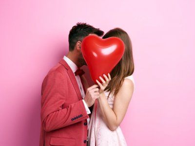 San Valentín: ¿quiénes gastan más en regalos para el Día de los Enamorados?  - CNN Video