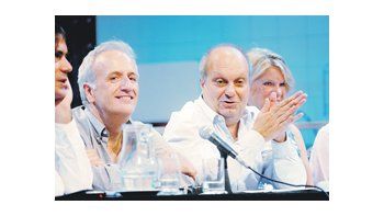 El director del Complejo Teatral de Buenos Aires, Alberto Ligaluppi, y el ministro Hernán Lombardi durante los anuncios de ayer.