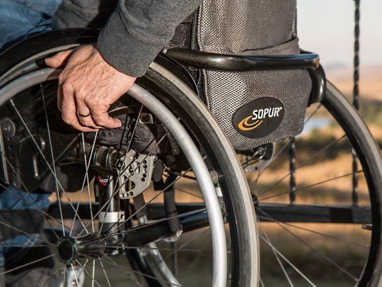 PAMI ofrece un beneficio para aquellos solicitantes que necesitan una silla de ruedas. 