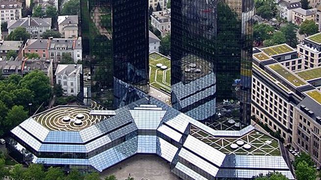 Resultados sólidos de Deutsche Bank y BBVA en un trimestre marcado por la incertidumbre.