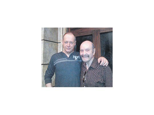 Gustavo López Manzitti y Horacio Ferrer, en un alto de los ensayos de “Bebe Dom, o La Ciudad Planeta”, que se verá a partir del domingo en el Teatro Colón.