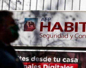 Chile inicio el camino del retiro de pensiones como forma de dinamizar el consumo.