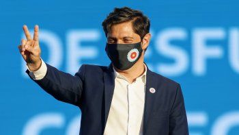 coronavirus: kicillof resalto el operativo en marcha y dijo que vacunarse es un acto de solidaridad