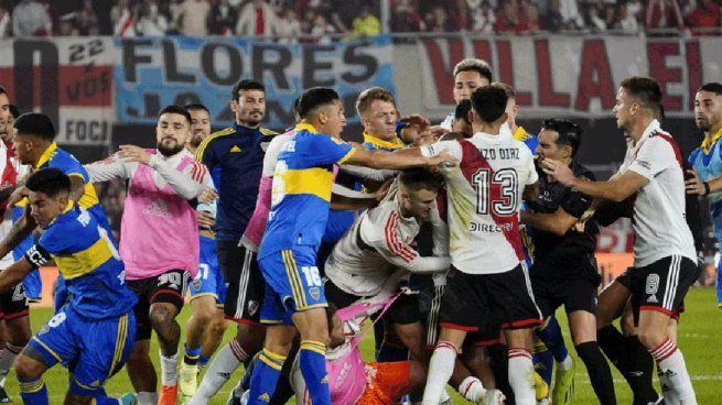 Vergonzoso. Así fue el final del último Superclásico, el que ganó River por la Liga Profesional.