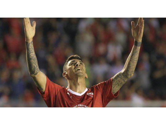 Pablo Hernández abrió el marcador para Independiente en Avellaneda.