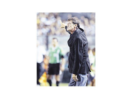 Julio Falcioni está contento con el triunfo ante Racing y con la mejora de su equipo. Resaltó el orden.