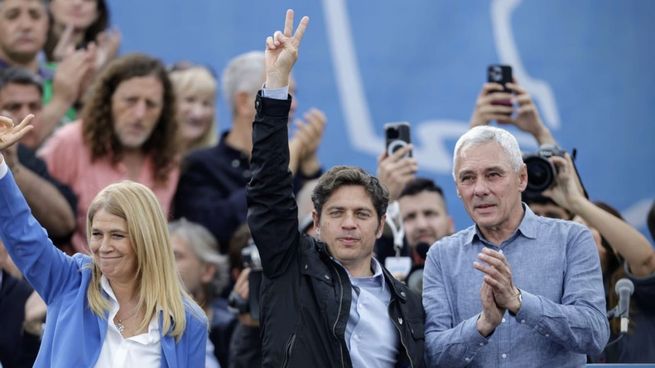 Axel Kicillof sostiene su gabinete en medio del fuego cruzado por el PJ.&nbsp;