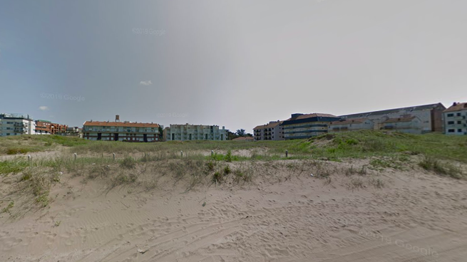El terreno que se subasta en Pinamar tiene una ubicación privilegiada frente al mar.&nbsp;