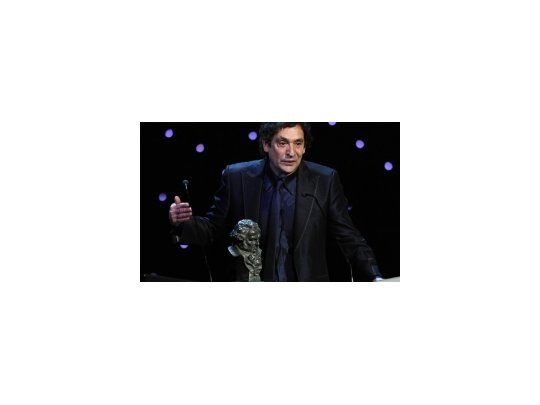Agustín Villalonga recibe el premio Goya a mejor director por Pa Negre.