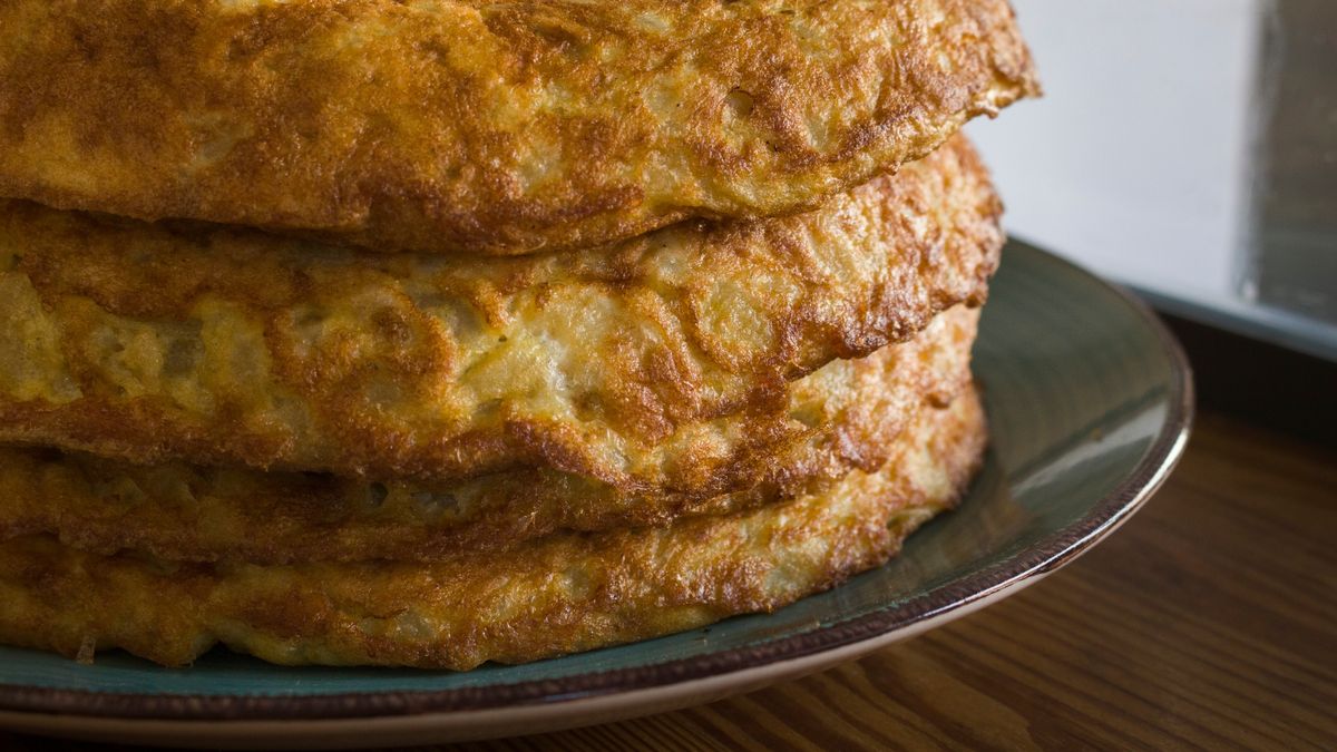 Receta de tortilla de papas babé, con ajo o a la española