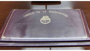 ámbito.com | El órgano ratificará la terna de la que saldrá el tercer juez de la CNE. El PJ, la UCR y el PRO pugnan por un sillón clave de cara a las próximas elecciones. La designación deberá contar con aval del presidente Mauricio Macri y del Senado.