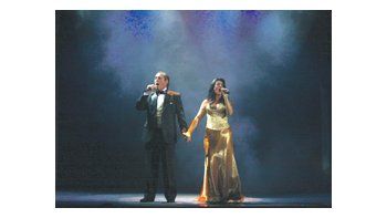 Los cantantes Héctor Pilatti y Alicia Vignola son las voces del espectáculo «Donde el tango vive».