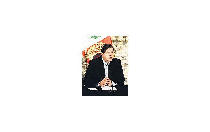 El presidente Alan García frente a las acusaciones de EvoMorales después de llamar a su embajador en La Paz a consultas.Hace dos semanas, Estados Unidos también retiró asu diplomático de Bolivia.