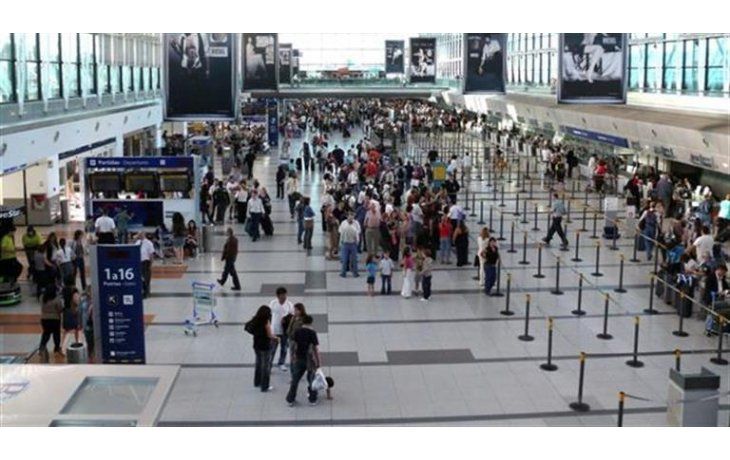 Salida de argentinos al exterior trepó 21%