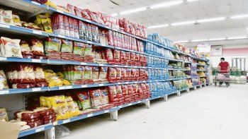 En el piso. Las ventas de alimentos fueron muy afectadas por la crisis.