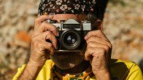 Korske Ara fue el fundador y director del proyecto World Photo Day, que comenzó en 2009 y se celebró por primera vez el 19 de agosto de 2010.