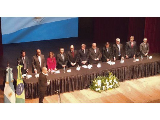 Avance. El bloque de gobernadores defendió el vínculo comercial con Brasil en una cumbre en Corrientes.