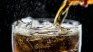 Sugary drinks and drinks with non-caloric sweeteners affect the body in different ways, although both can have negative health consequences. Sugary drinks and drinks with non-caloric sweeteners affect the body in different ways, although both can have negative health consequences.