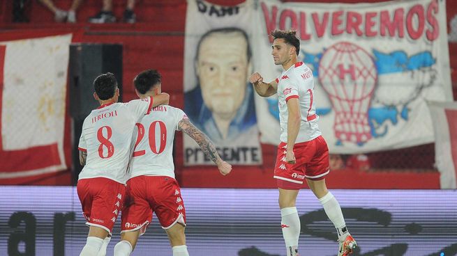 Gran momento de Huracán, que se salvó del descenso y lidera en la Copa de la Liga Profesional.