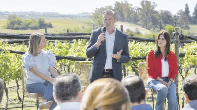 crecimiento. Bahl presentó su plan en una bodega entrerriana y apunta a un incremento de la producción provincial durante su eventual gestión.
