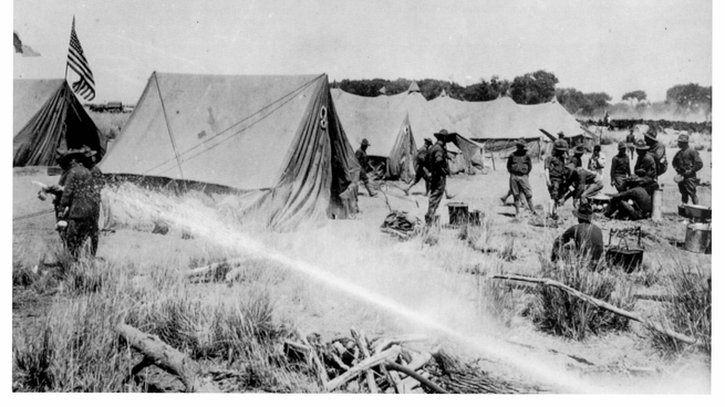 En 1916 el general estadounidense Pershing ingresa con cinco mil hombres en territorio mexicano para apresar a Pancho Villa.&nbsp;