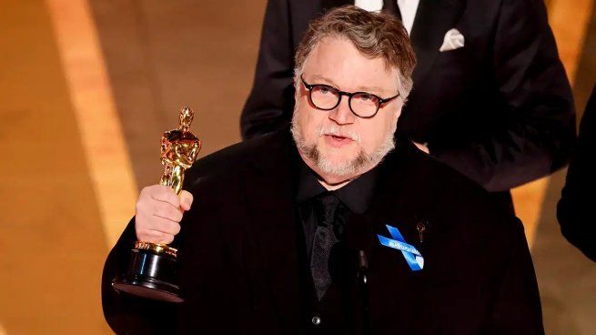 Guillermo del Toro after winning the Oscar for his version of Pinocchio: “Animation is cinema”