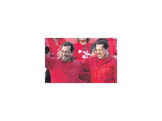 Dos Chávez, Hugo y Adán, participaron el sábado de un acto de campaña en Barinas. Allí, Adán aspira a suceder a Hugo de los Reyes, el padre.