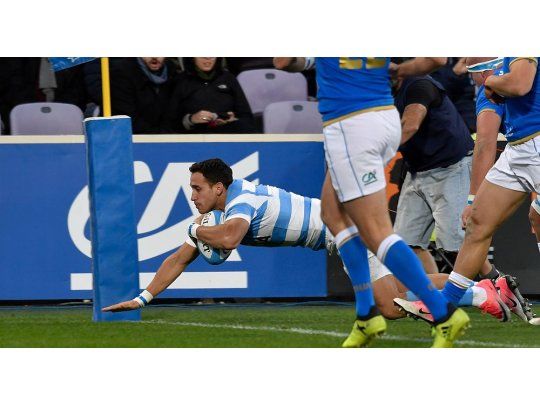 Tuculet marcó uno de los tries argentinos en el Artemio Franchi.