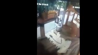 Las cámaras captaron el preciso momento del accidente.