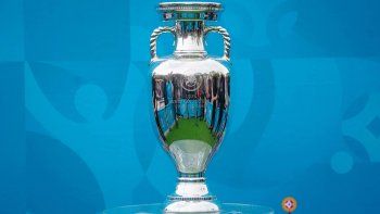La UEFA recibió las candidaturas para las próximas dos ediciones de la Eurocopa.