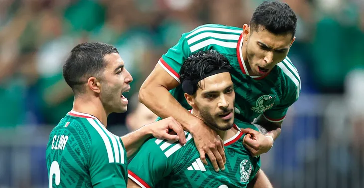 México intentará mantener el invicto que lleva este año cuando enfrente este jueves 4 de junio a Serbia, en el último partido preparatorio antes del Mundial. México intentará mantener el invicto que lleva este año cuando enfrente este jueves 4 de junio a Serbia, en el último partido preparatorio antes del Mundial.
