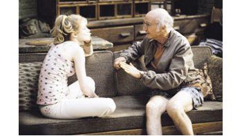 ámbito.com | Larry David y Evan Rachel Wood en «Que la cosa funcione», un viejo guión de Woody Allen que no logra disimular el paso del tiempo.