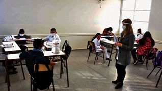 En la provincia el 98,6% de los docentes inscriptos están vacunados.