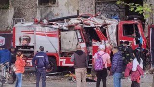 Así quedó el camión de bomberos tras el impacto