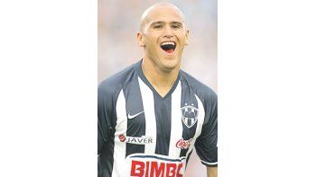 Humberto Suazo, gritando un gol con la camiseta de Monterrey. El chileno quiere jugar en Boca para estar cerca de su madre enferma y va a tratar de convencer a los mexicanos.