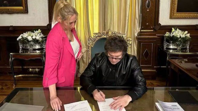 Milei enviará al Congreso un proyecto para saldar la deuda en litigio del default de 2001.