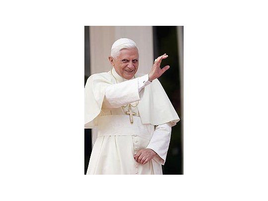 Benedicto XIV llamó a sostener las iniciativas de solidaridad