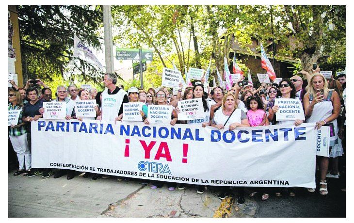 Puja. Desde 2017 los gremios docentes vienen batallando por la reposici&oacute;n de la paritaria nacional, eliminada por Mauricio Macri por decreto.