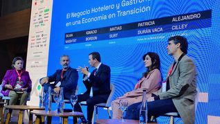 Panel sobre el negocio hotelero y gastronómico en Argentina durante la ExpoEFI. Panel sobre el negocio hotelero y gastronómico en Argentina durante la ExpoEFI.