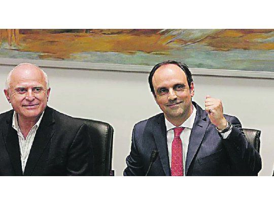 chispazos. Lifschitz y el intendente radical José Corral. Chicanas y cruces atizan la previa de la campaña a gobernador del próximo año.