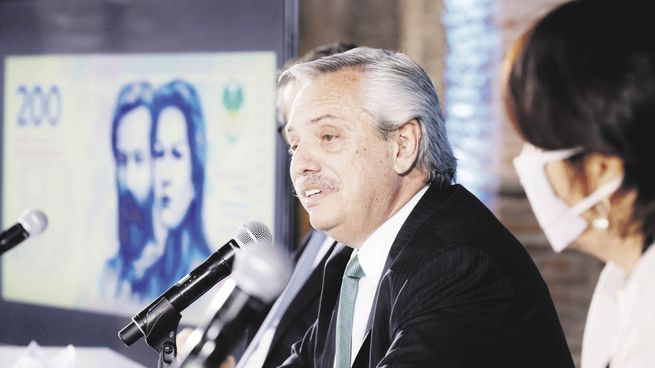 Presentación. Salen animales y entran patriotas. Cambian las caras en los billetes que presentó Alberto Fernández pero no la denominación.