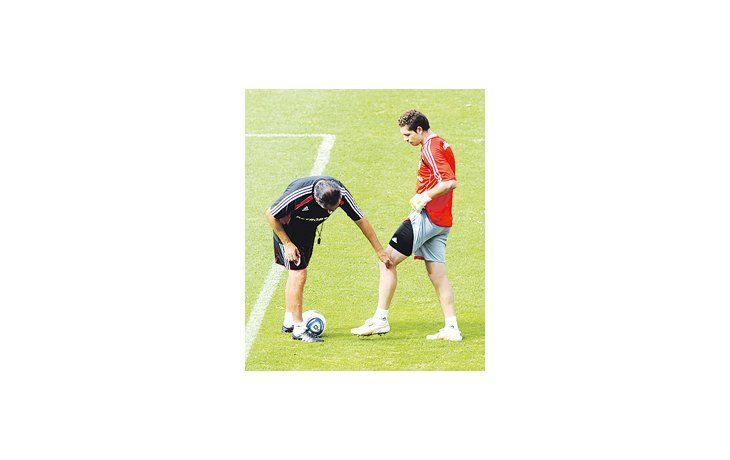Jota Jota le toca la rodilla a Carrizo. El DT tendrá un dilema en la 6ª fecha: ¿deja al por ahora invicto Chichizola o pone a uno de los emblemas de River?