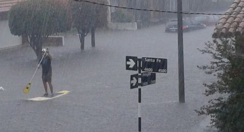 Un fuerte temporal en Mar del Plata dejó calles y barrios anegados (foto 2)