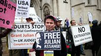 Militantes por la libertad de prensa se manifestaron en apoyo a Julian Assange.