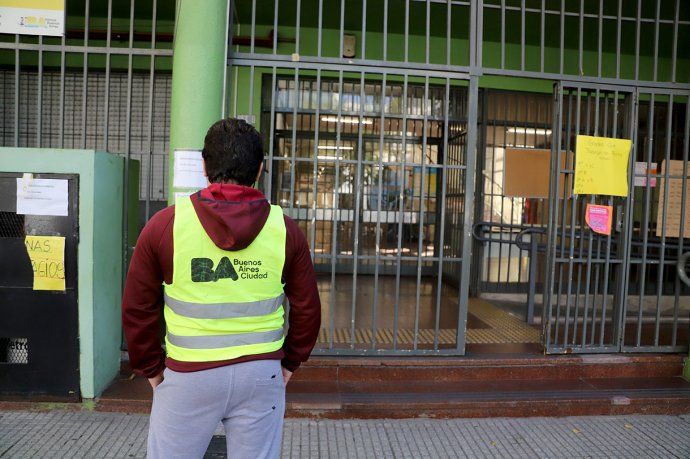 El lema de la jornada será “La escuela enseña y construye esperanza”, en defensa de los derechos de los trabajadores de la educación. El lema de la jornada será “La escuela enseña y construye esperanza”, en defensa de los derechos de los trabajadores de la educación.