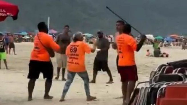 La discusión comenzó cuando el argentino denunció que le cobraron de más un choclo.