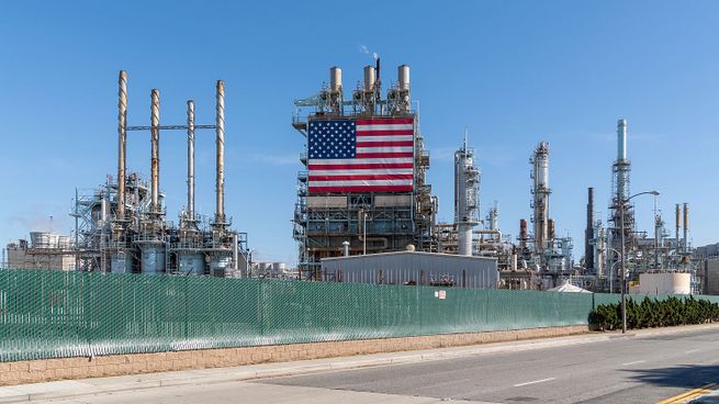 Refinería en California.