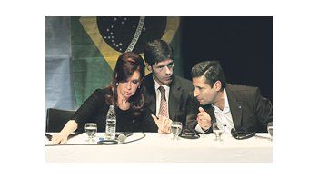 Cristina de Kirchner  y el jefe de Gabinete, Juan Manuel Abal Medina,visitaron  la nueva universidad de Victor Santa María, del sindicato de porteros. También estuvo Lula.