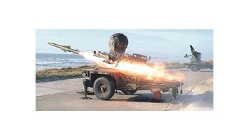 ámbito.com | Lanzamiento de un misil  Rapier, el mismo que el ejército británico utilizará en maniobras en el  Atlántico  sur.  Lo reveló Phillip Hammond, uno de los duros del Gobierno de David Cameron.