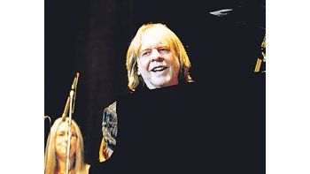 Rick Wakeman dividió al público con una revisión de temas propios y de los Beatles más cerca de la música clásica que del rock sinfónico que le dio fama.